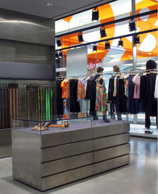 Creative Design Modern Cloth Store Design New Women Cloth Shop Interior Design