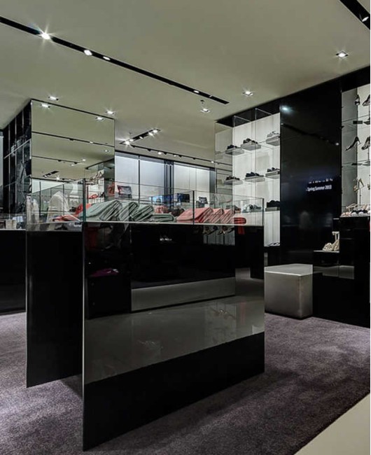 Creative Design Modern Clothing Store Interior Design New Luxury Garments Shop Decoration