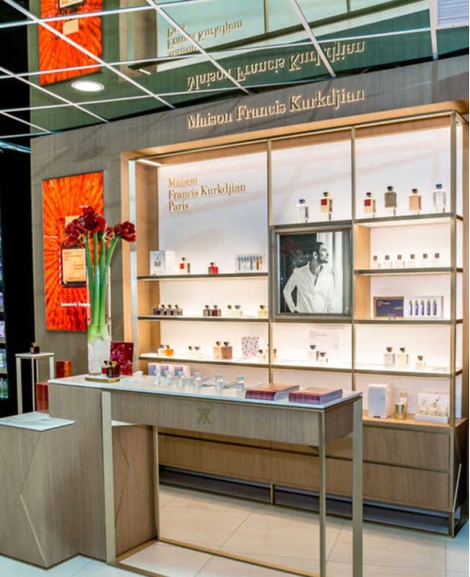 Creative Design Custom Modern Retail Wooden Cosmetic Display Shelves