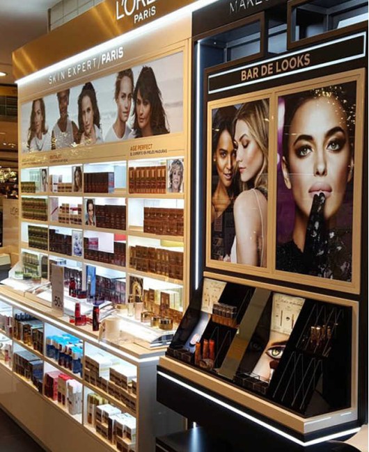 Custom Creative Design Modern Retail Wall Cosmetic Display Racks and Display Stands For Cosmetic Shop