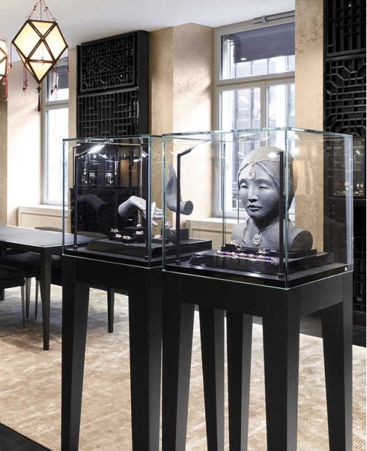 Retail Modern Custom Glass Black Portable Jewellery Display Showcase