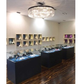 Modern Custom Retail Wooden Jewellery Showroom Designs