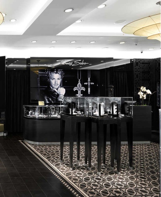 Luxury Modern Custom Retail Black Wooden Pedestal Jewelry Store Display Showcase