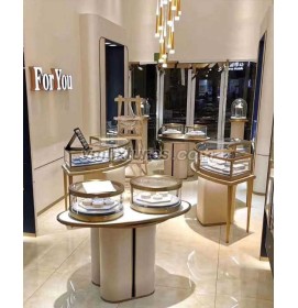 Custom Glass Counter Top Jewelry Shop Display Case Design