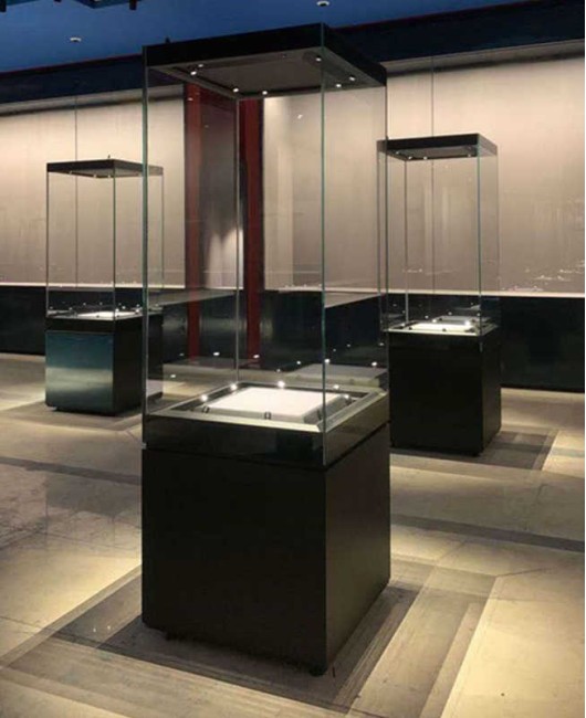 Creative Design Modern Professional Museum Pedestal Display