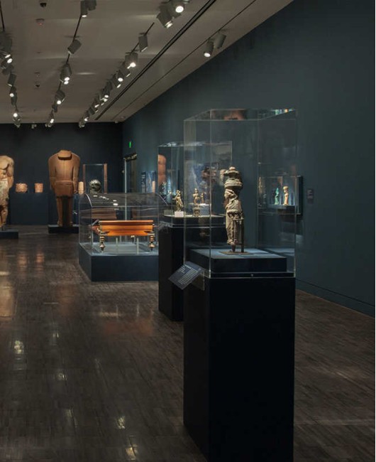 Creative Design Modern Custom Wooden Glass Museum Exhibition Display Cases