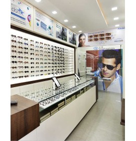 Custom Creative Optical Showroom Design Wooden Sunglasses Stand for Shop