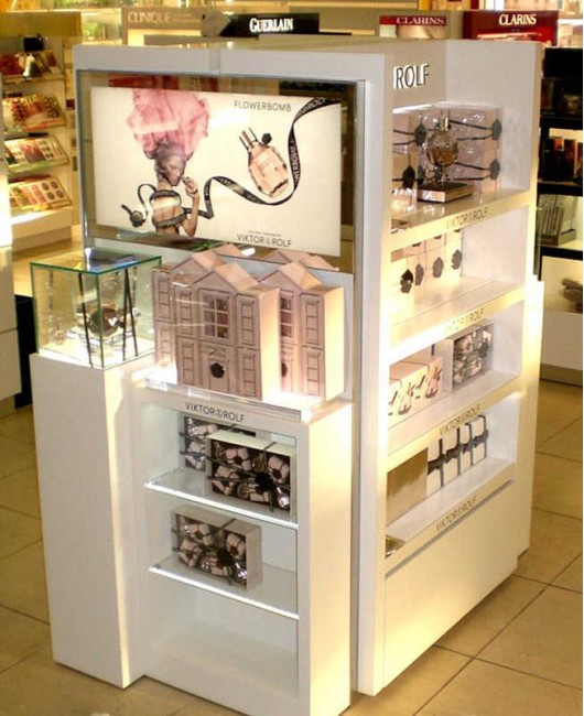 Creative Design Custom Retail Wooden Makeup Display Rack For Cosmetic Shop