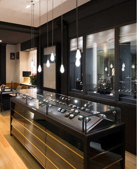 Vitrine de comptoir d'affichage de magasin de bijoux en verre de conception créative de luxe